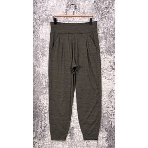 Vuori Pants Medium Womens Green Lux Harem Tapered Leg Athletic